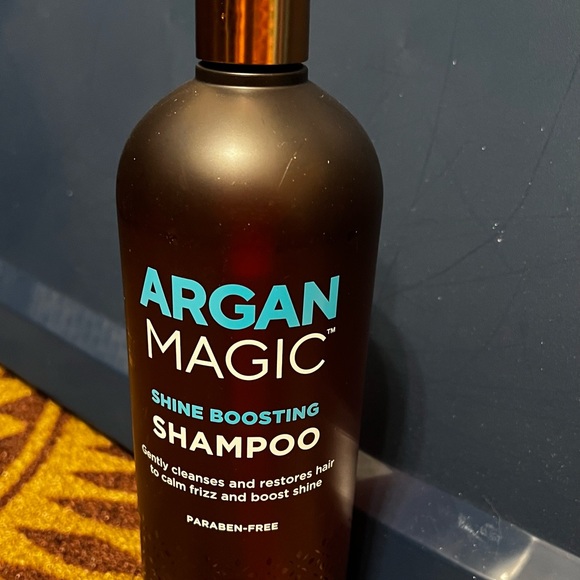 ARGAN MAGIC SHINE BOOSTING
SHAMPOO 32 fl oz/ 946 ml e brown and blue pump bottle - Picture 2 of 5